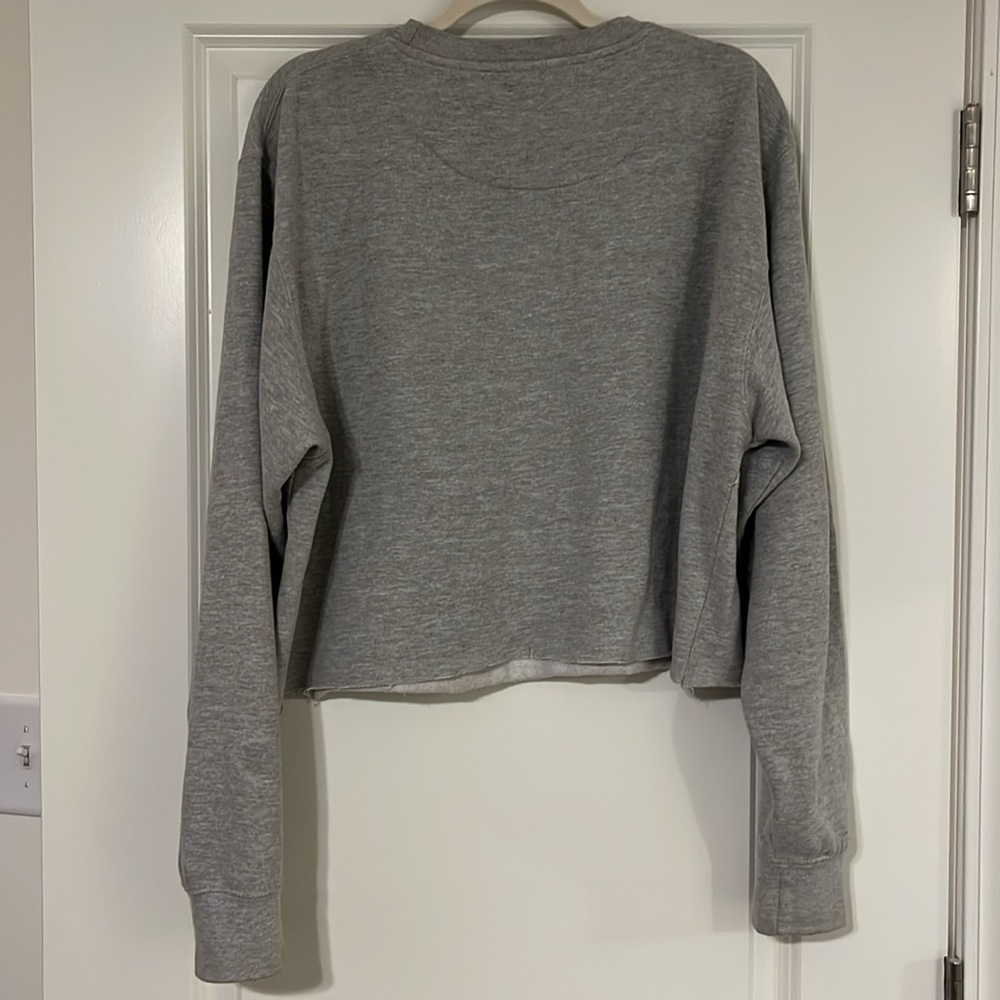 Cropped Boston Crewneck - Picture 2 of 3